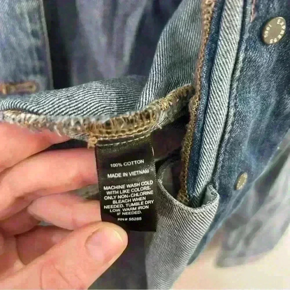 NWT Express Denim Distressed Jacket Women’s Size XS - Picture 3 of 4